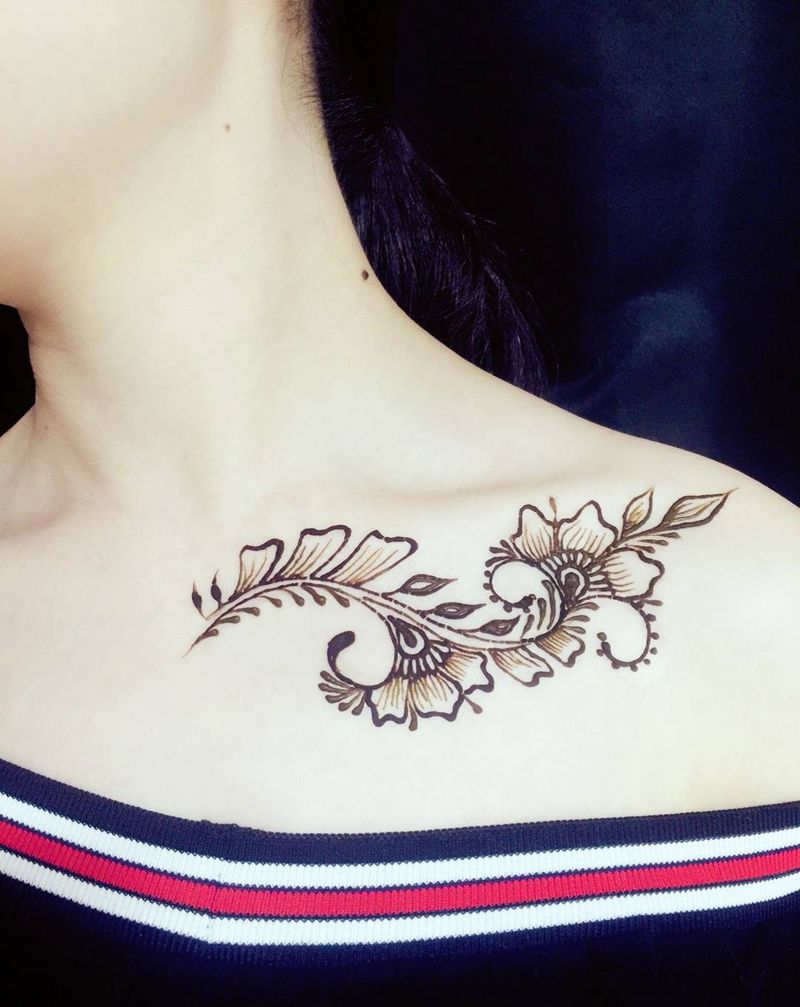 锁骨花纹身图片