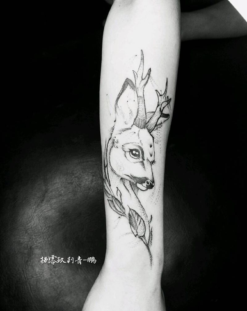 小作纹身图片_颈部手臂Old School纹身图案