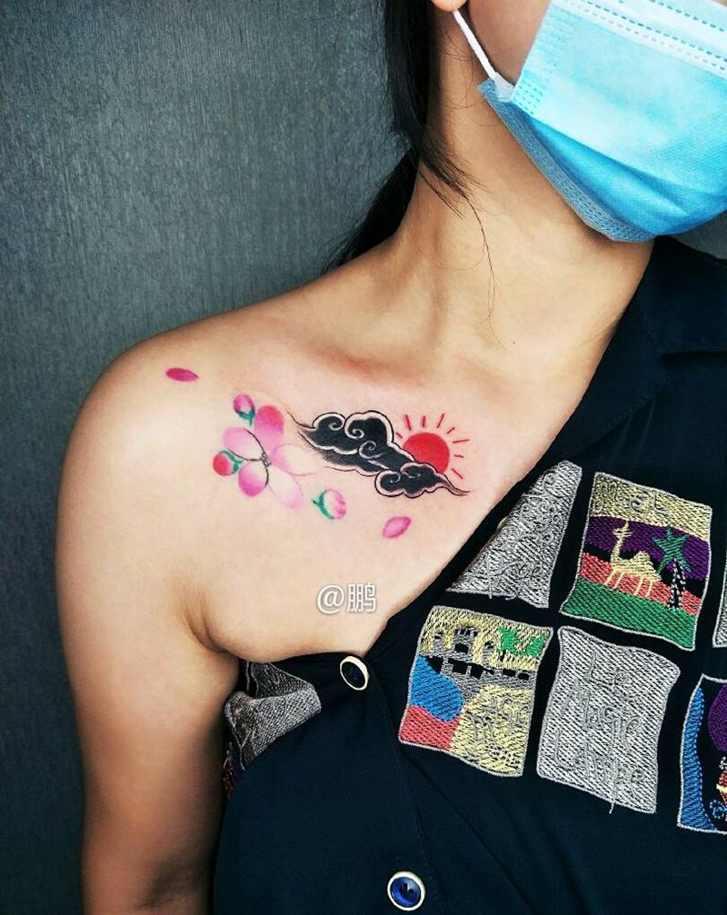 小祥云纹身图片_肩部胸部纹身图案