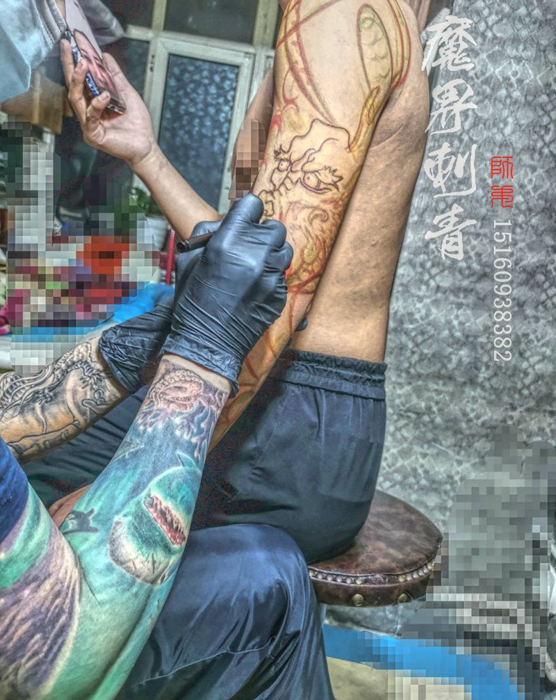 日式老传统花臂龙纹身图片_手臂肩部老传统花臂龙老传统彩色龙纹身图案