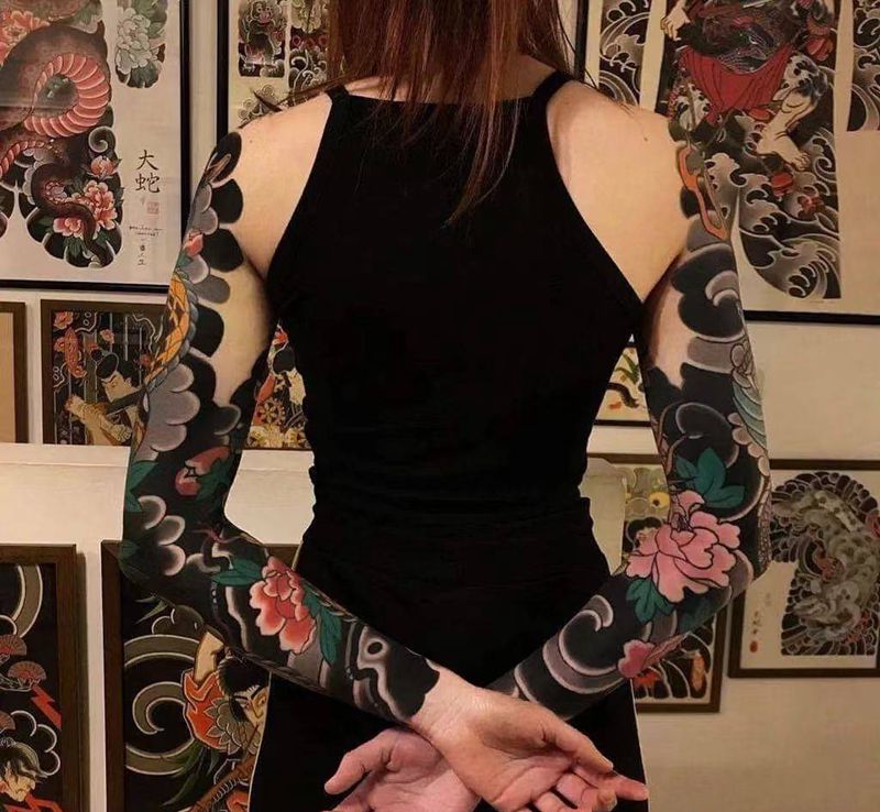 聘女纹身师免费收女学员纹身图片_手臂腿部老传统新传统聘女师免费收学员收徒弟纹身图案