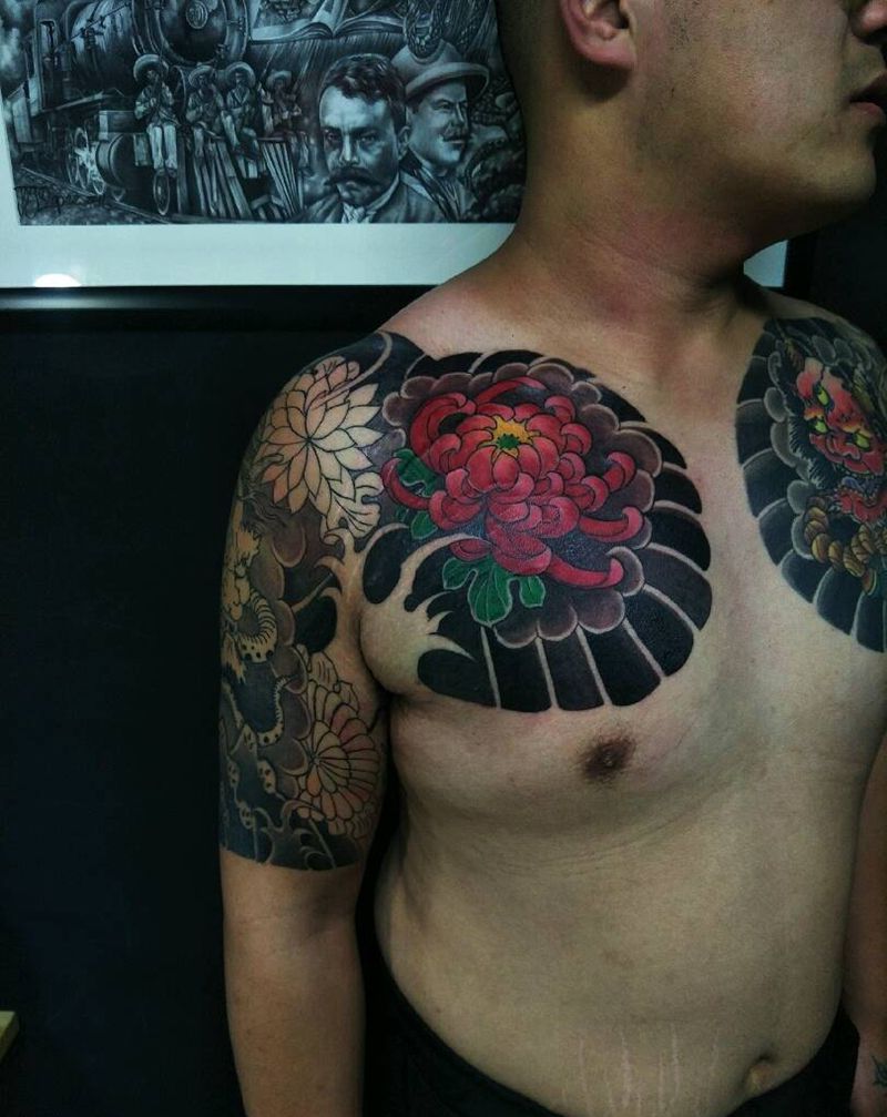 半胛纹身图片_手臂胸部老传统纹身图案