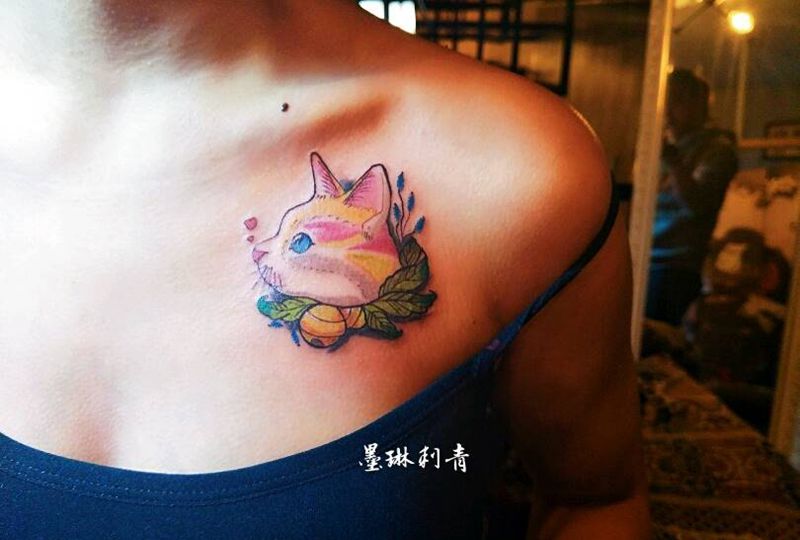 彩色猫咪纹身图片