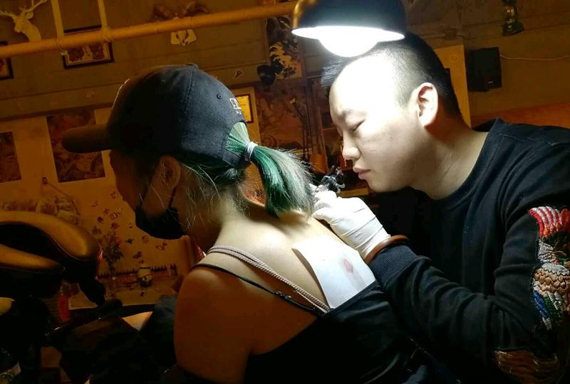 小花朵纹身图片