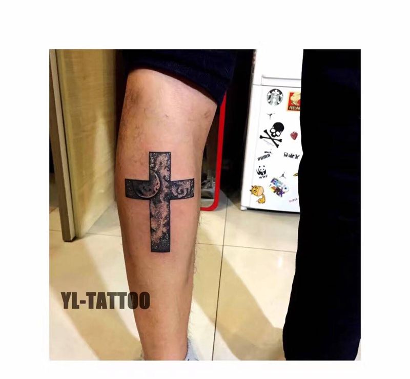 星空十字架纹身图片_成品腿部纹身图案