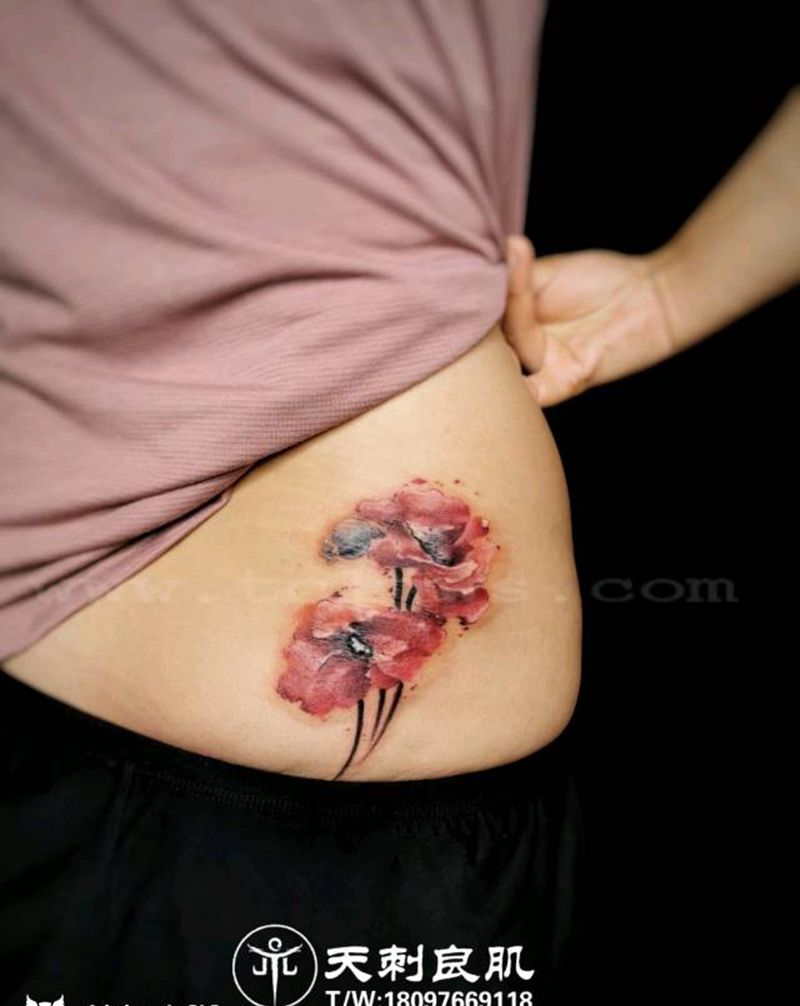 罂粟花遮盖疤痕纹身图片_背部腰部水彩罂粟花遮盖疤痕纹身图案