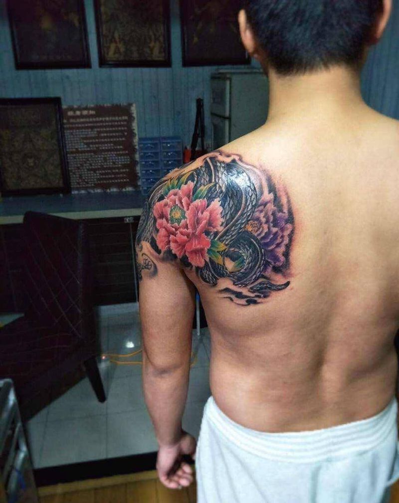 牡丹蛇纹身图片