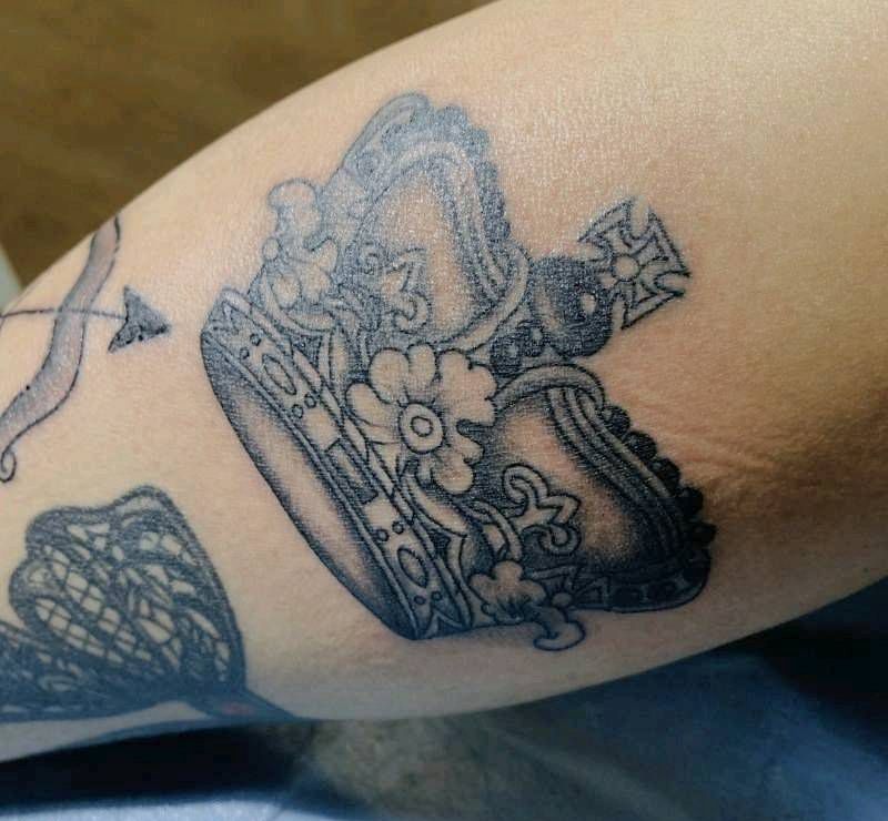 欧美小图纹身图片_腿部欧美写实图腾纹身图案