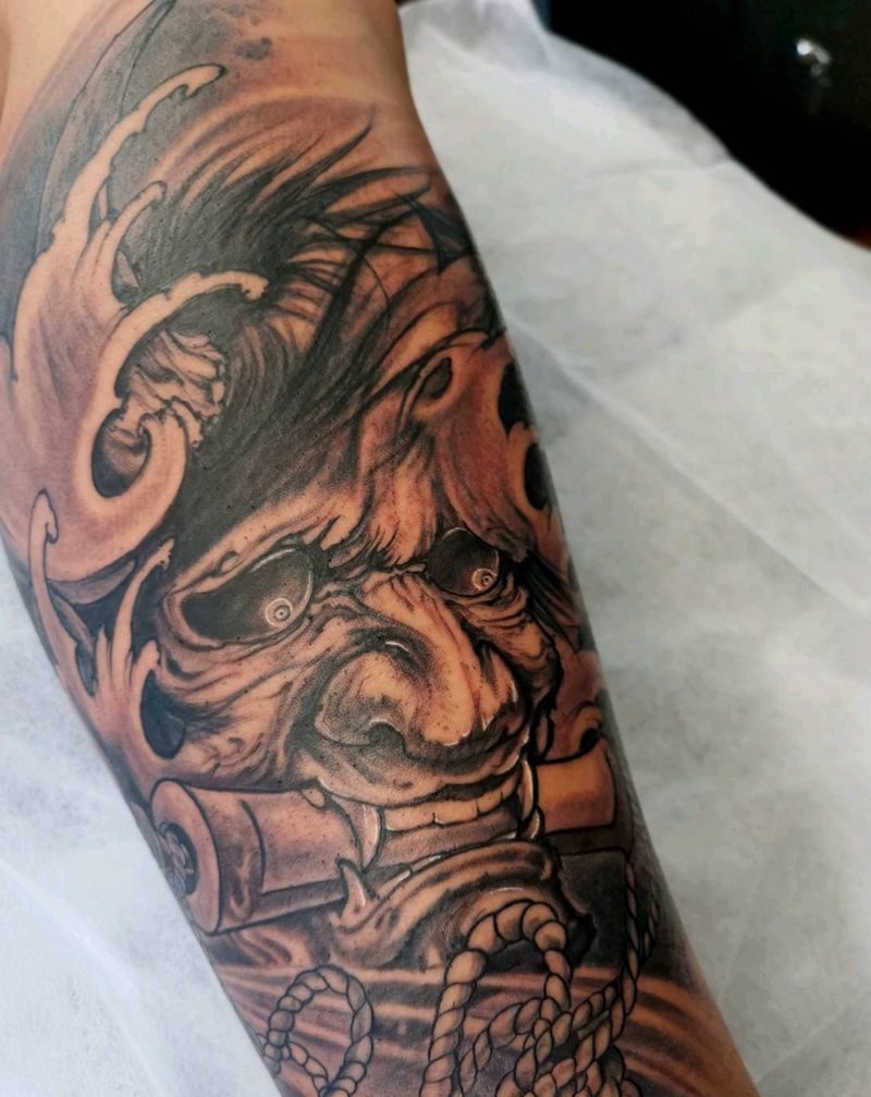 般若纹身图片_腿部新传统纹身图案