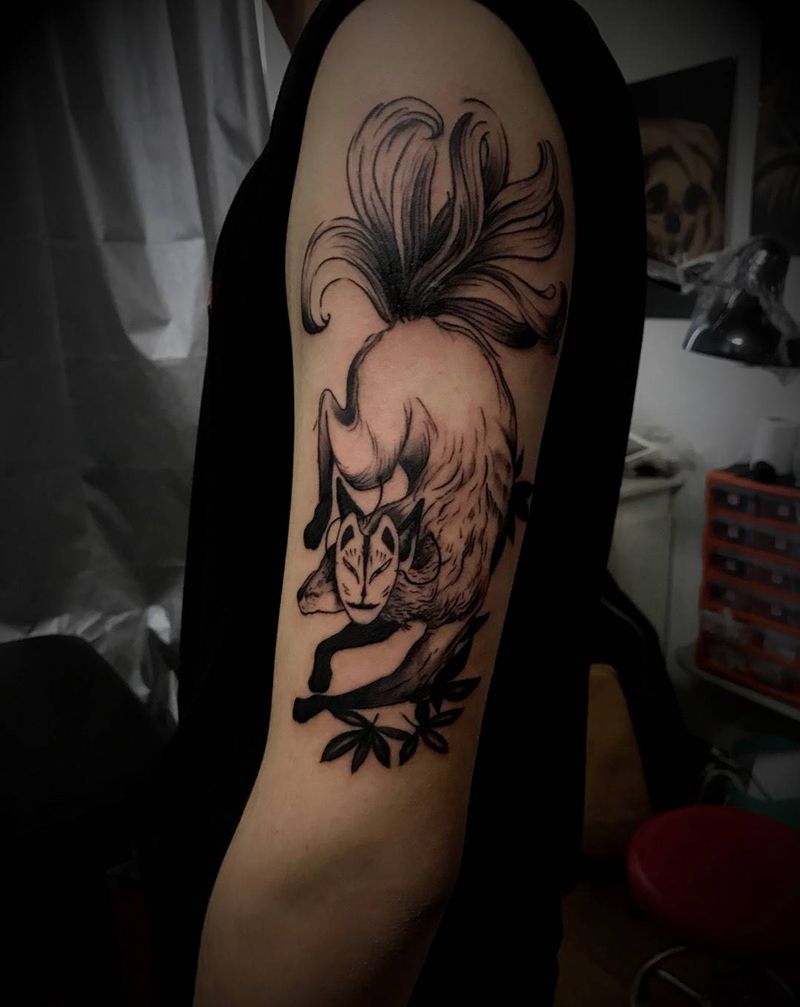 大臂狐狸纹身图片