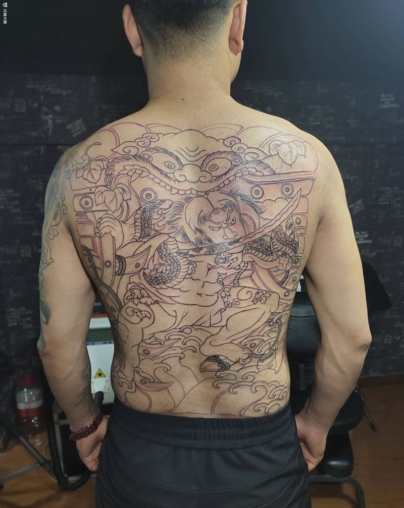 张顺破水门纹身图片_背部老传统纹身图案