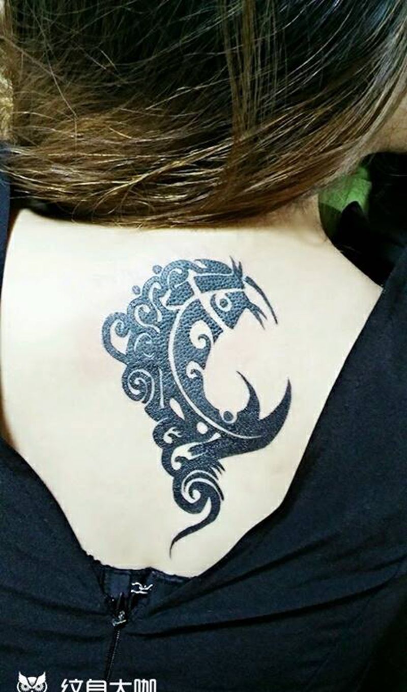 月亮图腾纹身图片