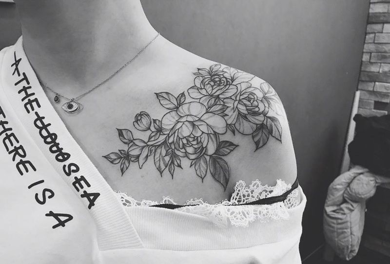 素花纹身图片_肩部几何素花纹身图案