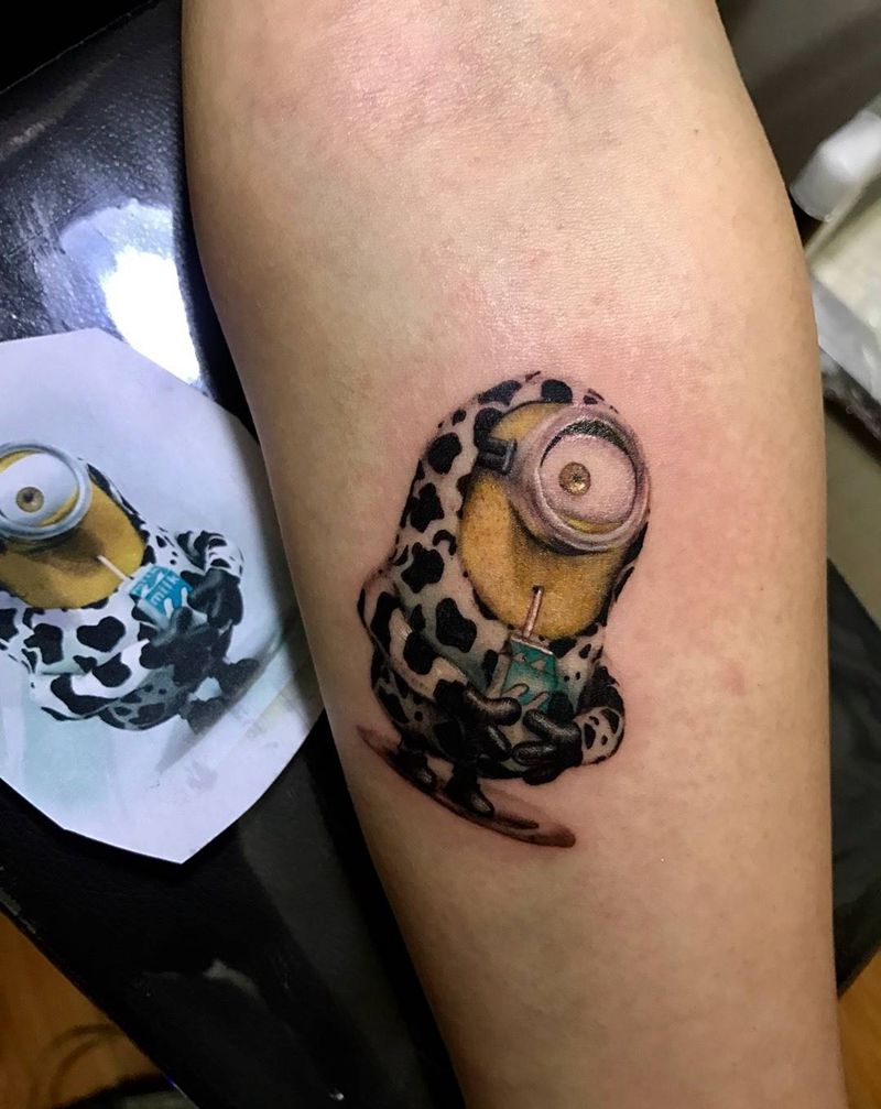 写实彩色小黄人纹身图片