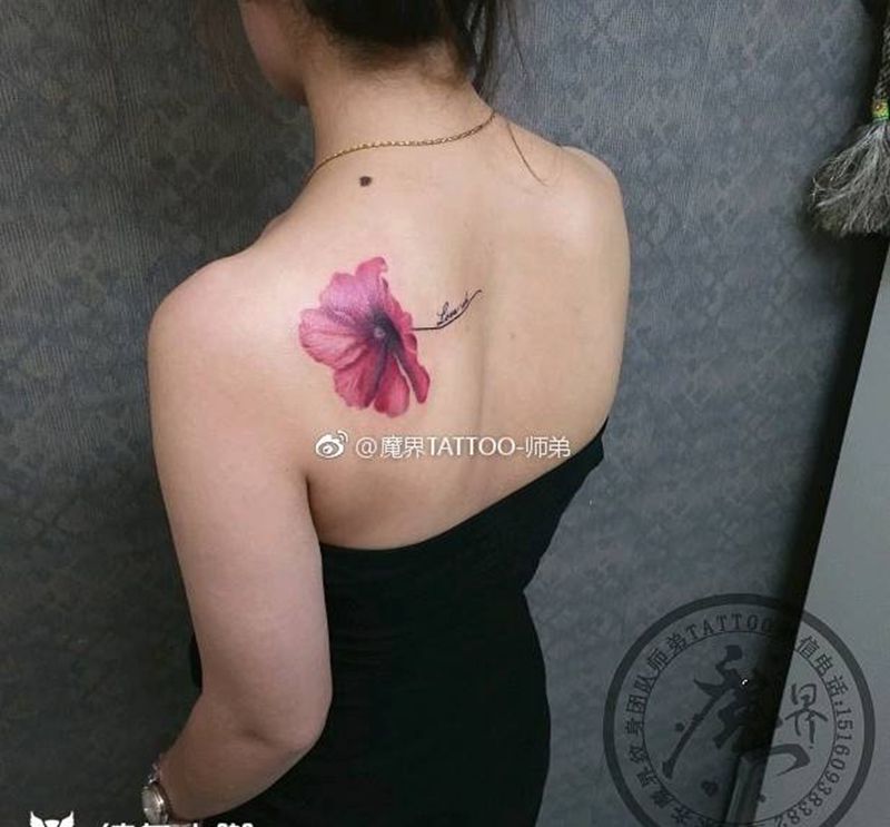 花纹身图片_肩部背部水彩植物纹身图案