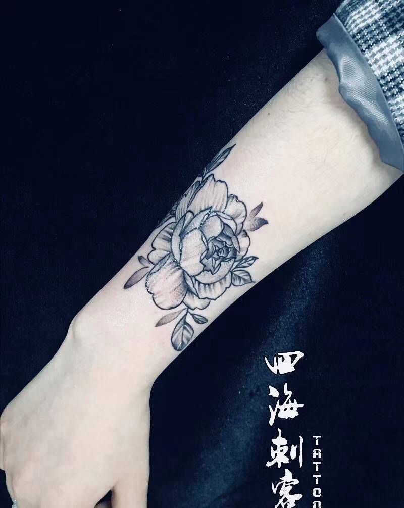 素花纹身图片_手臂点刺纹身图案