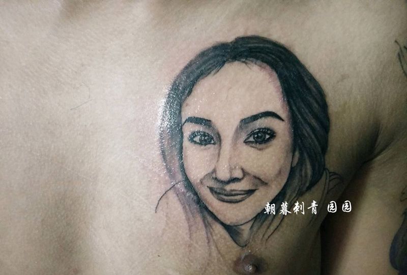 头发未完成 衣服未完成纹身图片