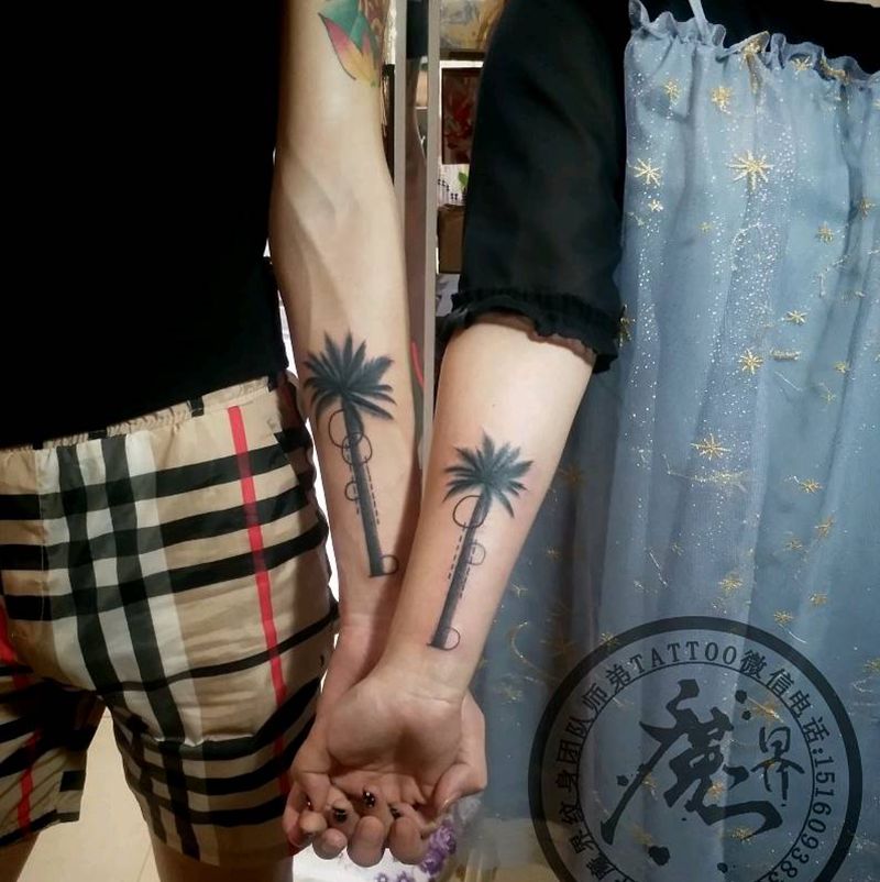 情侣纹身（遮盖）纹身图片_手部欧美几何字符植物成品纹身图案