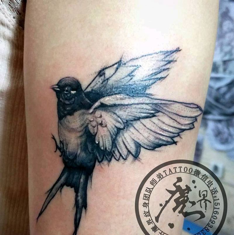 燕子（遮盖）纹身图片_肩部欧美几何成品纹身图案