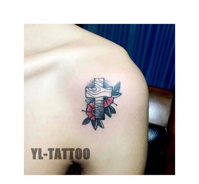 十字架纹身图片