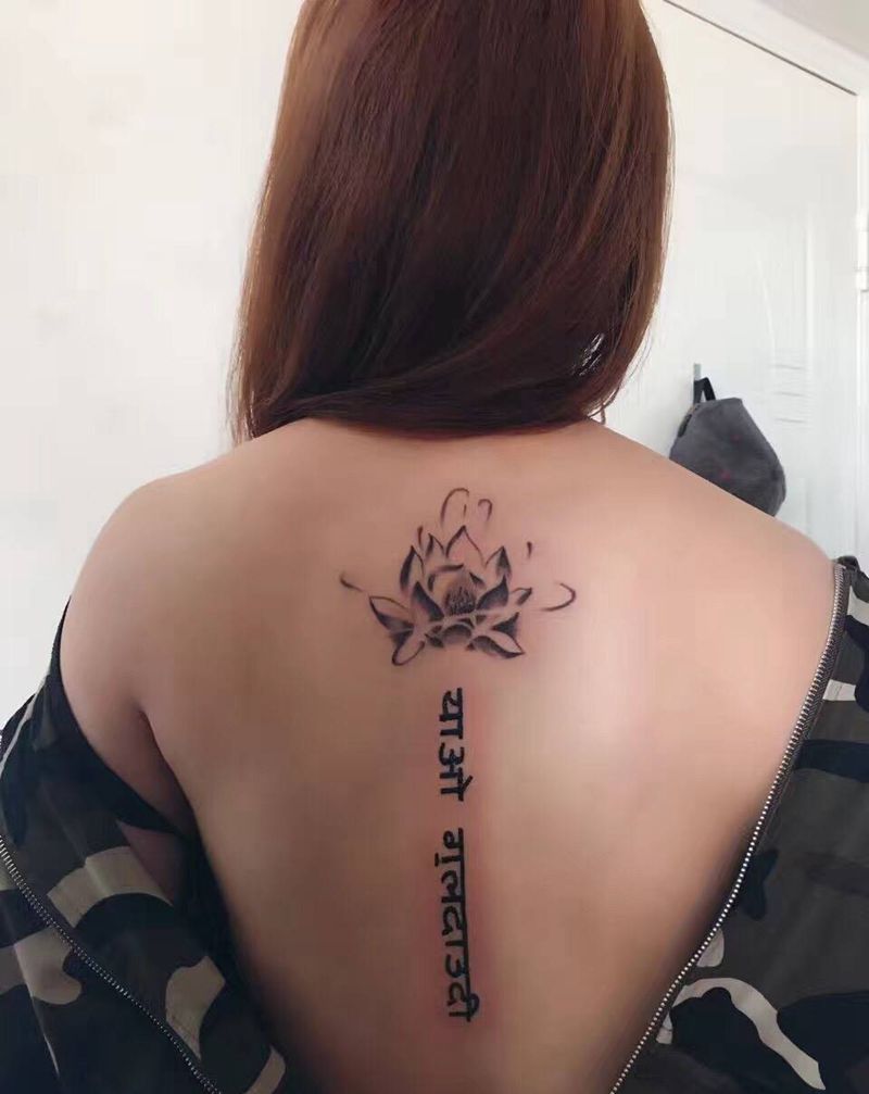 荷花纹身图片_字符人物宗教成品传统清新背部颈部纹身图案
