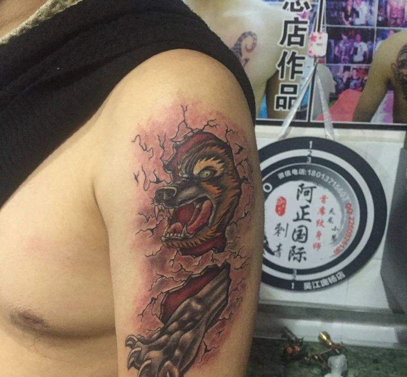 手臂狼头纹身图片