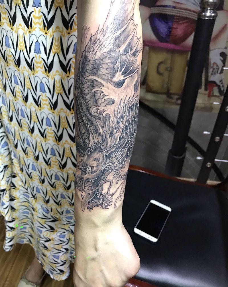 鳌鱼纹身图片_手臂纹身图案