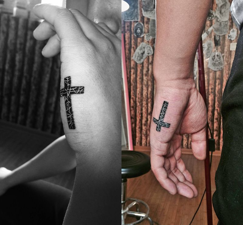 十字架纹身图片_手部纹身图案