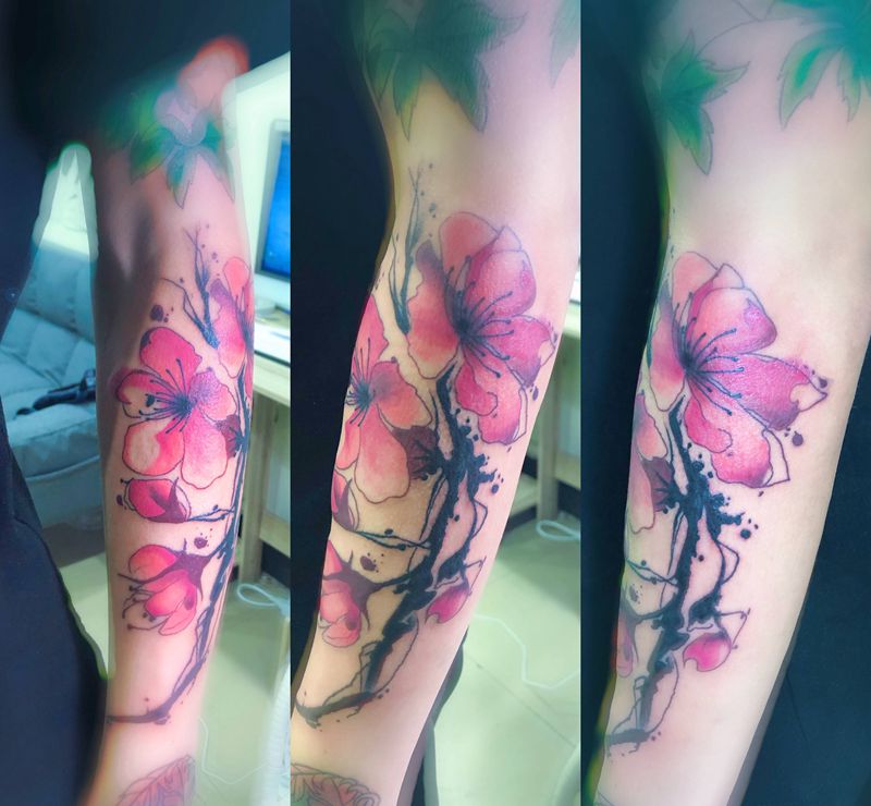 花纹身图片_手臂水彩水墨纹身图案