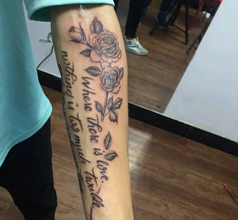 字母花纹身图片