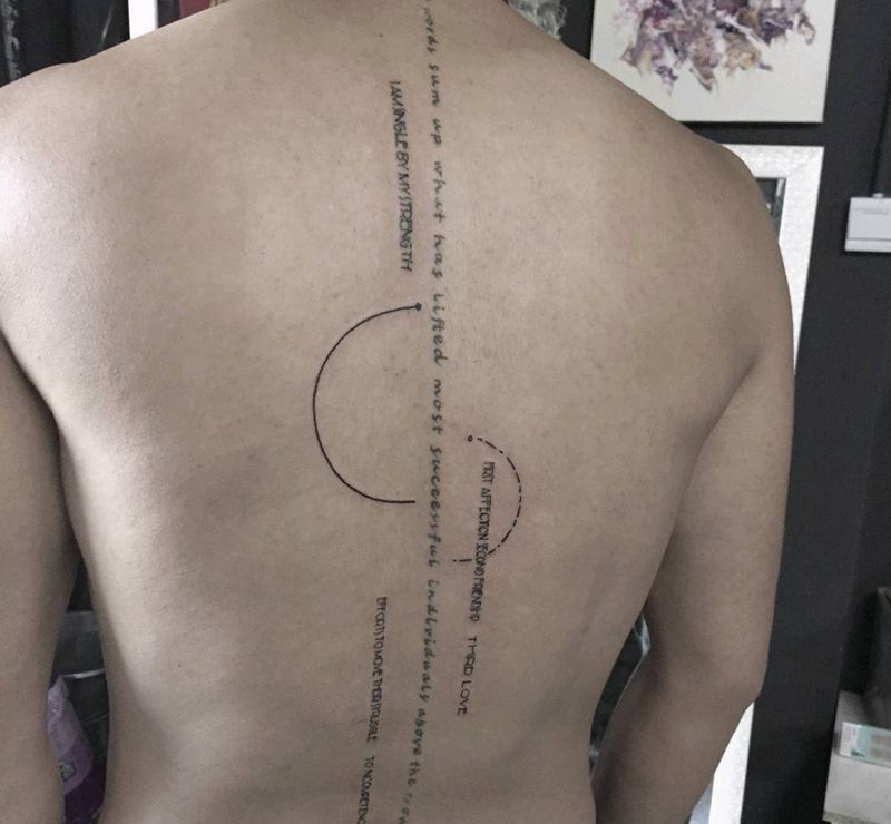 字母添加纹身图片_背部纹身图案