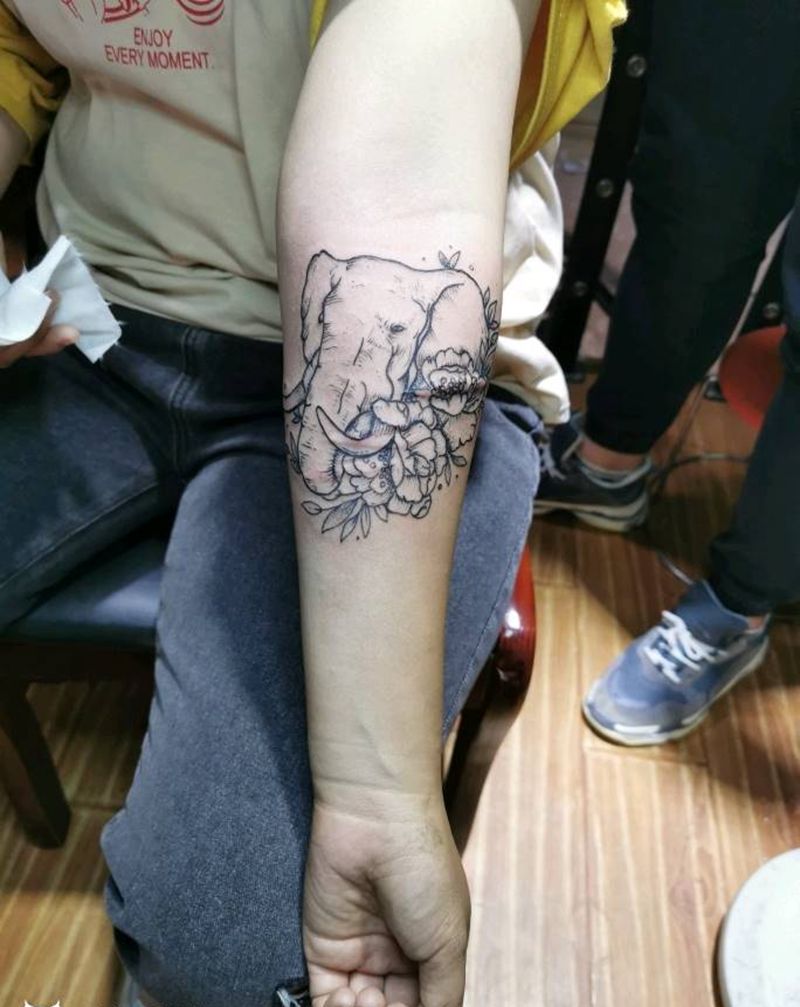 最近纹身图片_腿部背部纹身图案