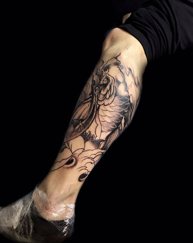 鱼纹身图片_腿部新传统水彩鱼纹身图案