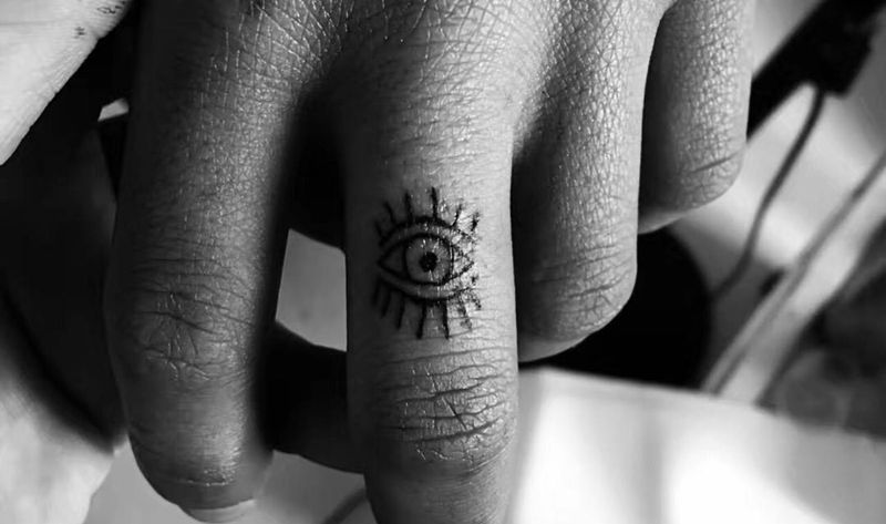 眼纹身图片_宗教传统清新成品手部纹身图案