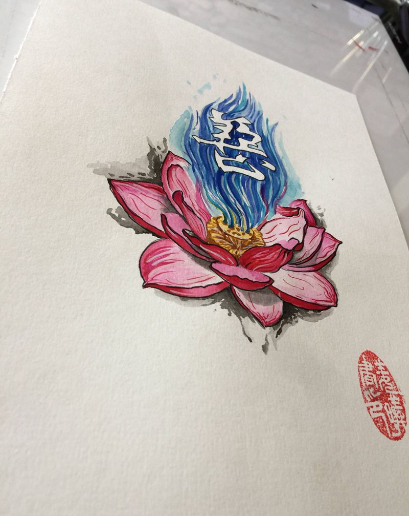 稿。莲。纹身图片_颈部背部新传统水彩纹身图案