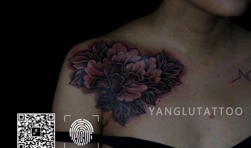 手绘牡丹纹身图片_手臂新传统纹身图案