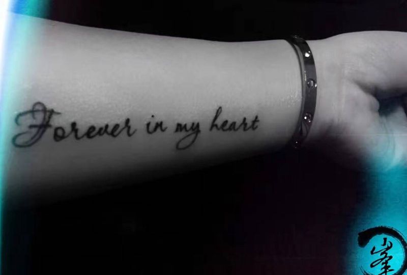 英文纹身图片_成品手臂手部传统清新字符原创图腾纹身图案