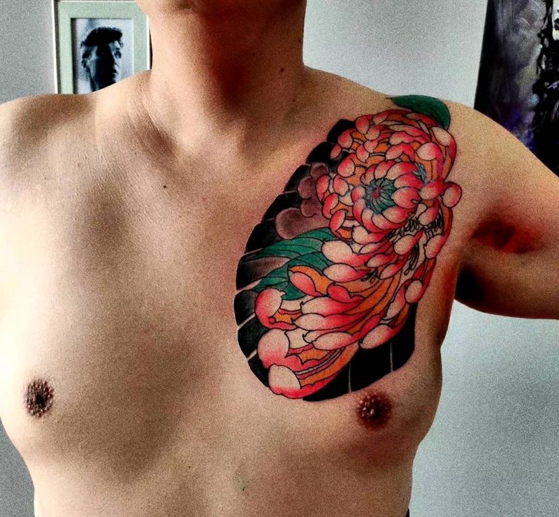 日式牡丹纹身图片_胸部老传统牡丹日式半甲纹身图案