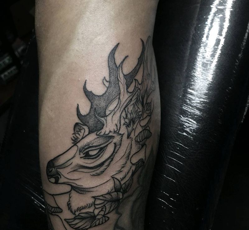 鹿纹身图片_手臂纹身图案