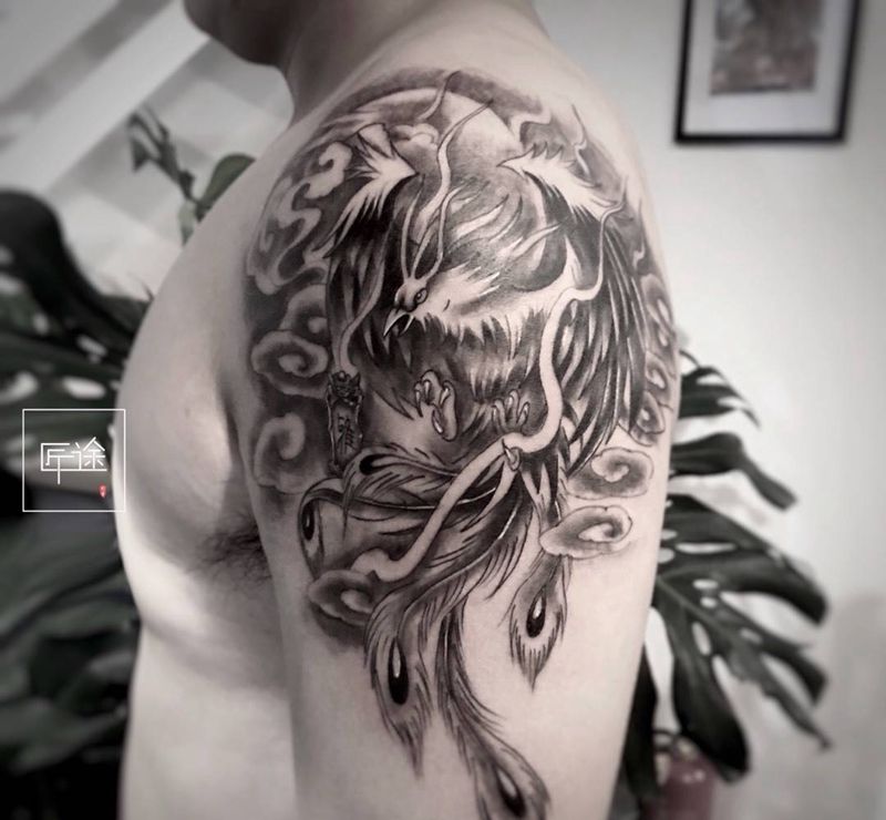 凤凰纹身图片_手臂新传统凤凰纹身图案