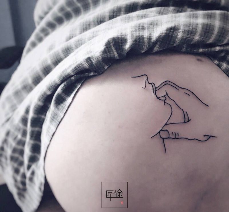 桃色小纹身纹身图片_成品臀部清新原创纹身图案