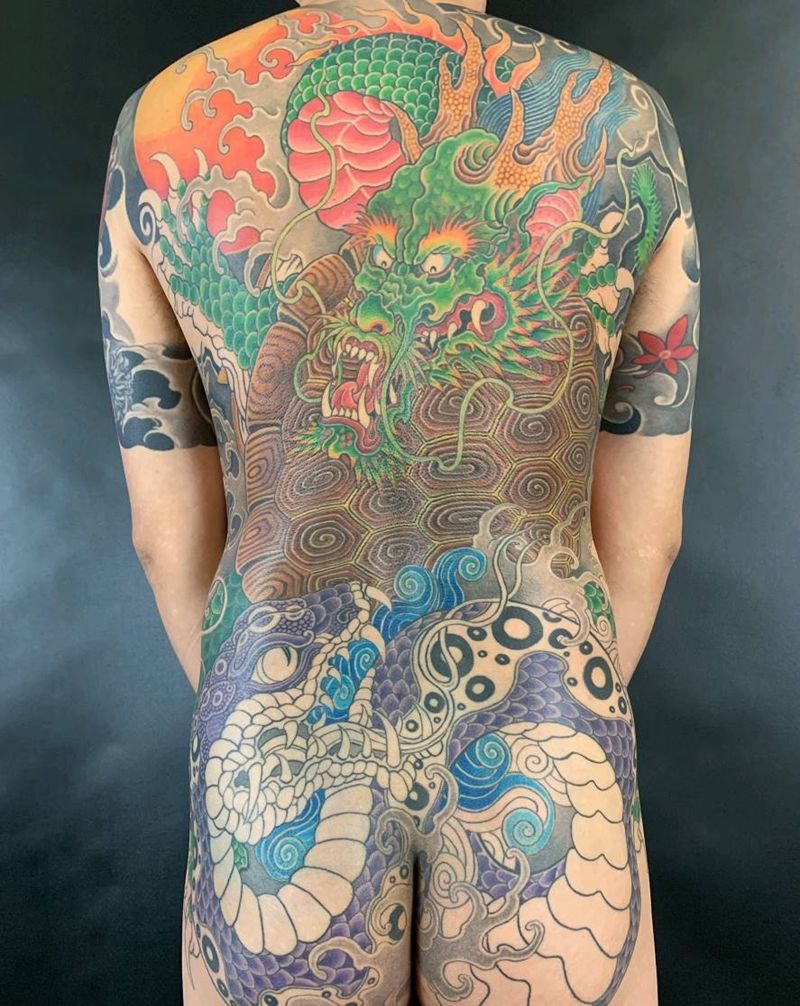 玄武纹身图片_背部老传统纹身图案