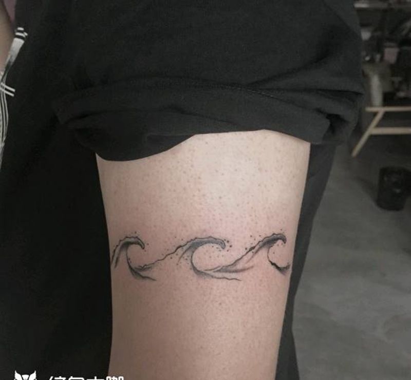 海浪纹身图片_手臂纹身图案