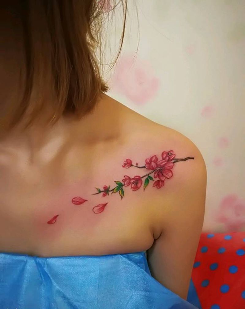 锁骨樱花纹身图片_胸部欧美植物锁骨樱花成品纹身图案