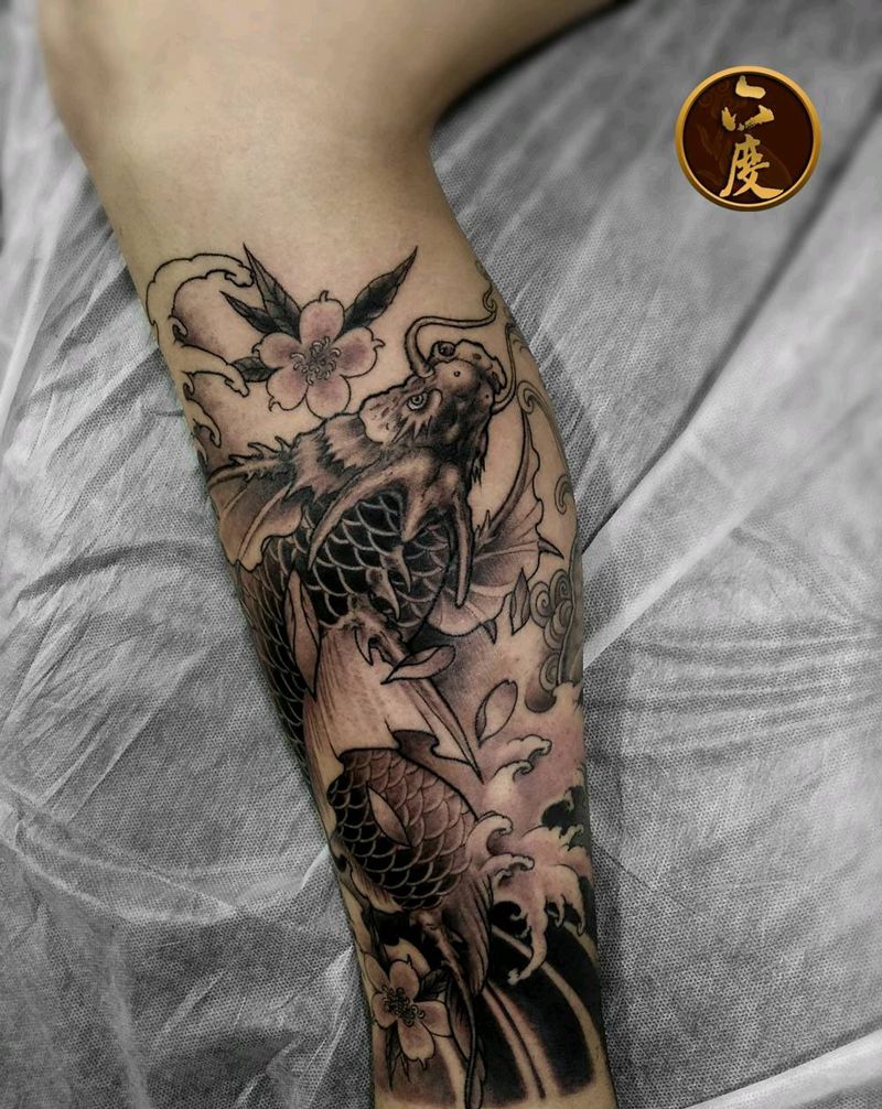 鲤鱼纹身图片_腿部新传统纹身图案