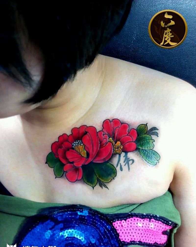 遮盖纹身图片_胸部纹身图案