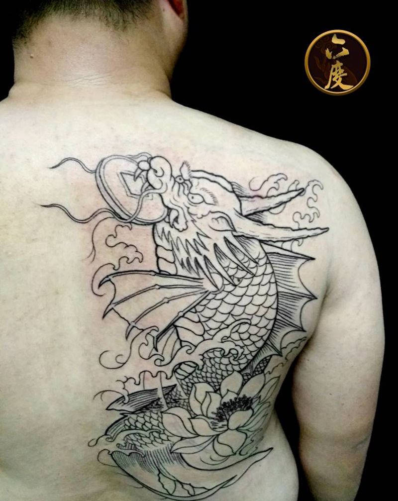 鳌鱼纹身图片_背部传统动物成品纹身图案