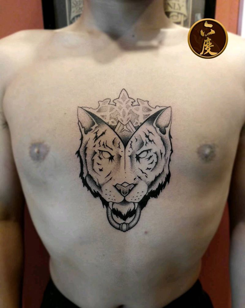 虎纹身图片_胸部纹身图案