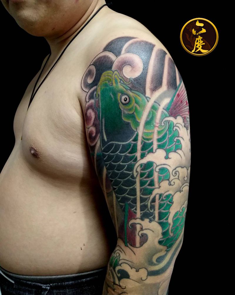 鲤鱼纹身图片_手臂纹身图案