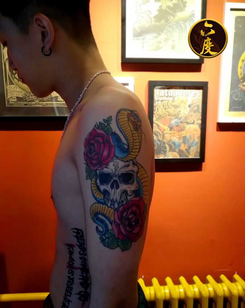 蛇纹身图片_手臂New School纹身图案